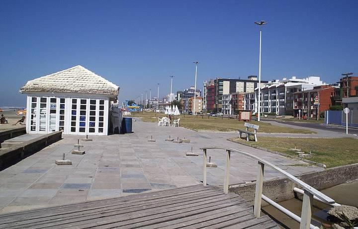 Apartamento charmoso na beira mar de Capão da Canoa Exterior foto